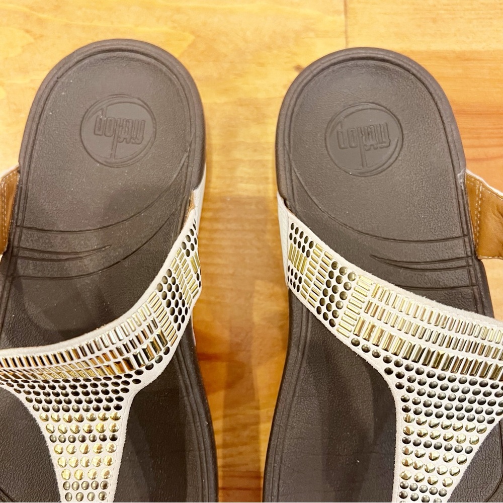 FitFlop Aztec Chada Toe Post Sandals Womens 9 Urban White Studded Comfort - Picture 5 of 12